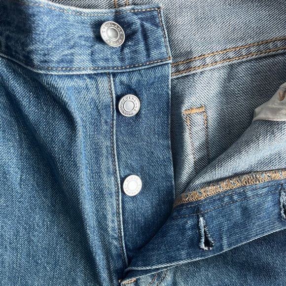 Everlane 90s Cheeky Organic Cotton Jean, Medium Blue Wash, Size 31 regular - Picture 7 of 10